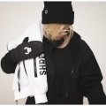 BIAŁA BLUZA NA SUWAK SHRED JUNKIES STYLIZACJA.webp