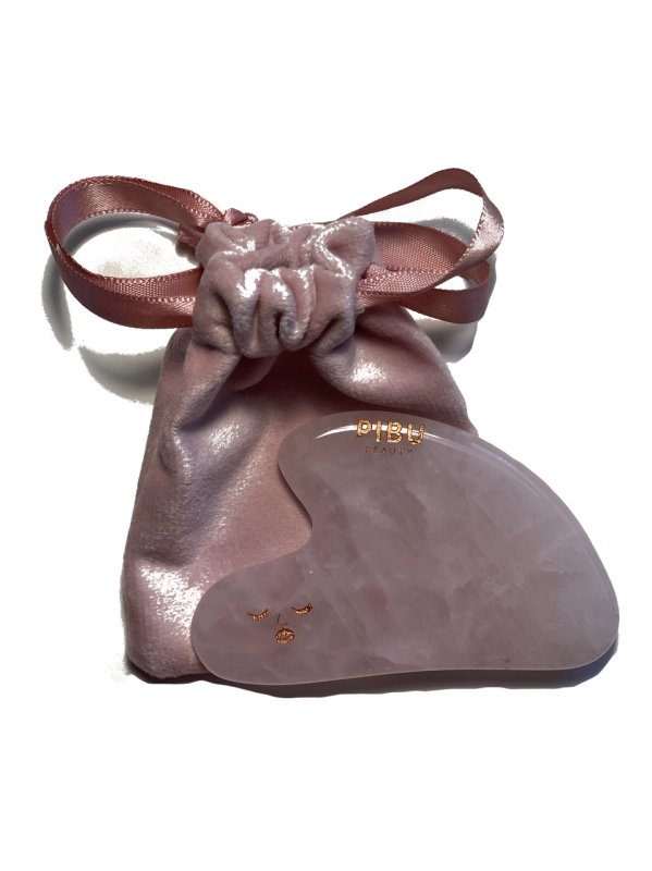 PIBU BEAUTY płytka gua sha z różowego kwarcu do masażu twarzy zapakowana.png