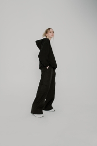 Spodnie Czarne Kopernik Wear - damska stylizacja streetwear.jpg