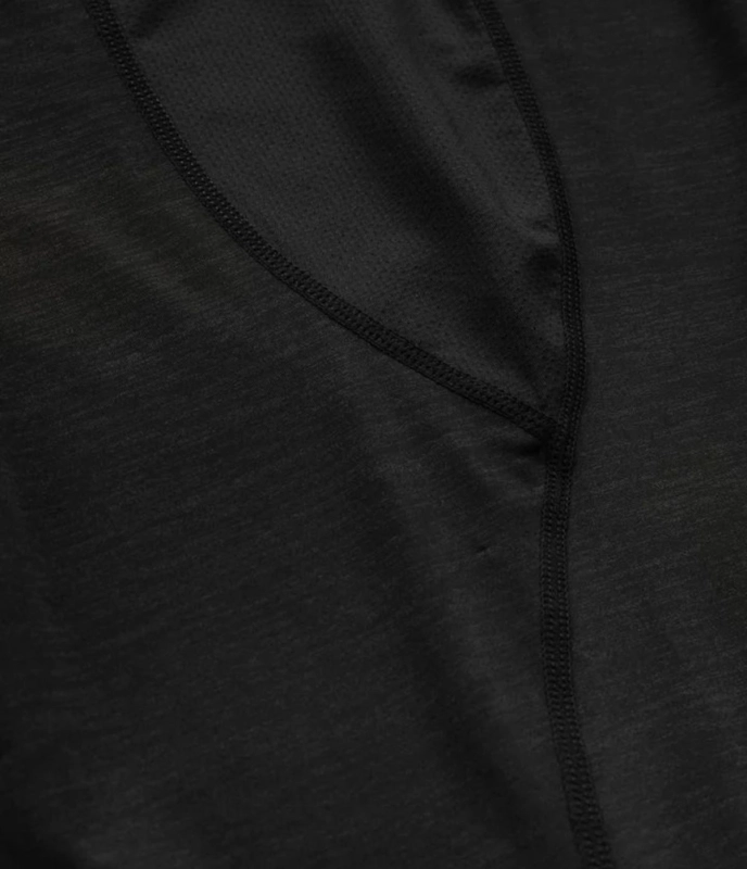 PITBULL RASHGUARD DŁUGI RĘKAW SMALL LOGO CZARNY - detal.jpg