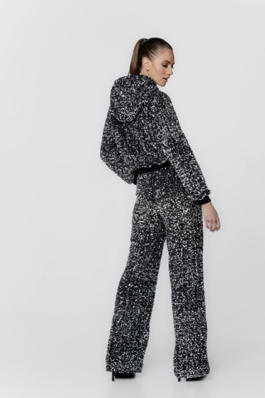 BLUZA DAMSKA CEKIN PILAWSKI - modelka.webp