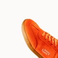 Pomarańczowe zamszowe sneakersy JoDis Soho modne damskie buty.webp