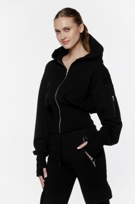 BLUZA CZARNA KRÓTKA ZAPINANA DAMSKA.jpg