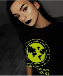 FLAT EARTH SOCIETY TEE Czarna koszulka z nadrukiem 1.jpg