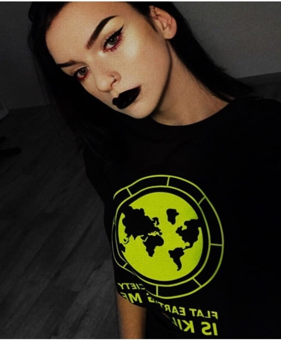 FLAT EARTH SOCIETY TEE Czarna koszulka z nadrukiem 1.jpg