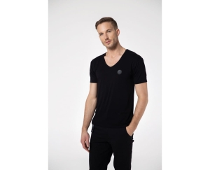 T-SHIRT V-NECK CZARNY PILAWSKI PRZÓD.jpg